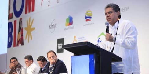 “Invito al presidente Petro a que hablemos en una mesa fiscal”: Contraloría