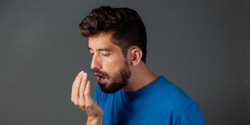 Cuando no es un simple mal aliento, sino halitosis