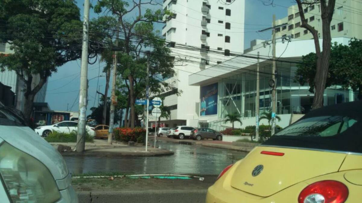 Trancón en Bocagrande. EL UNIVERSAL