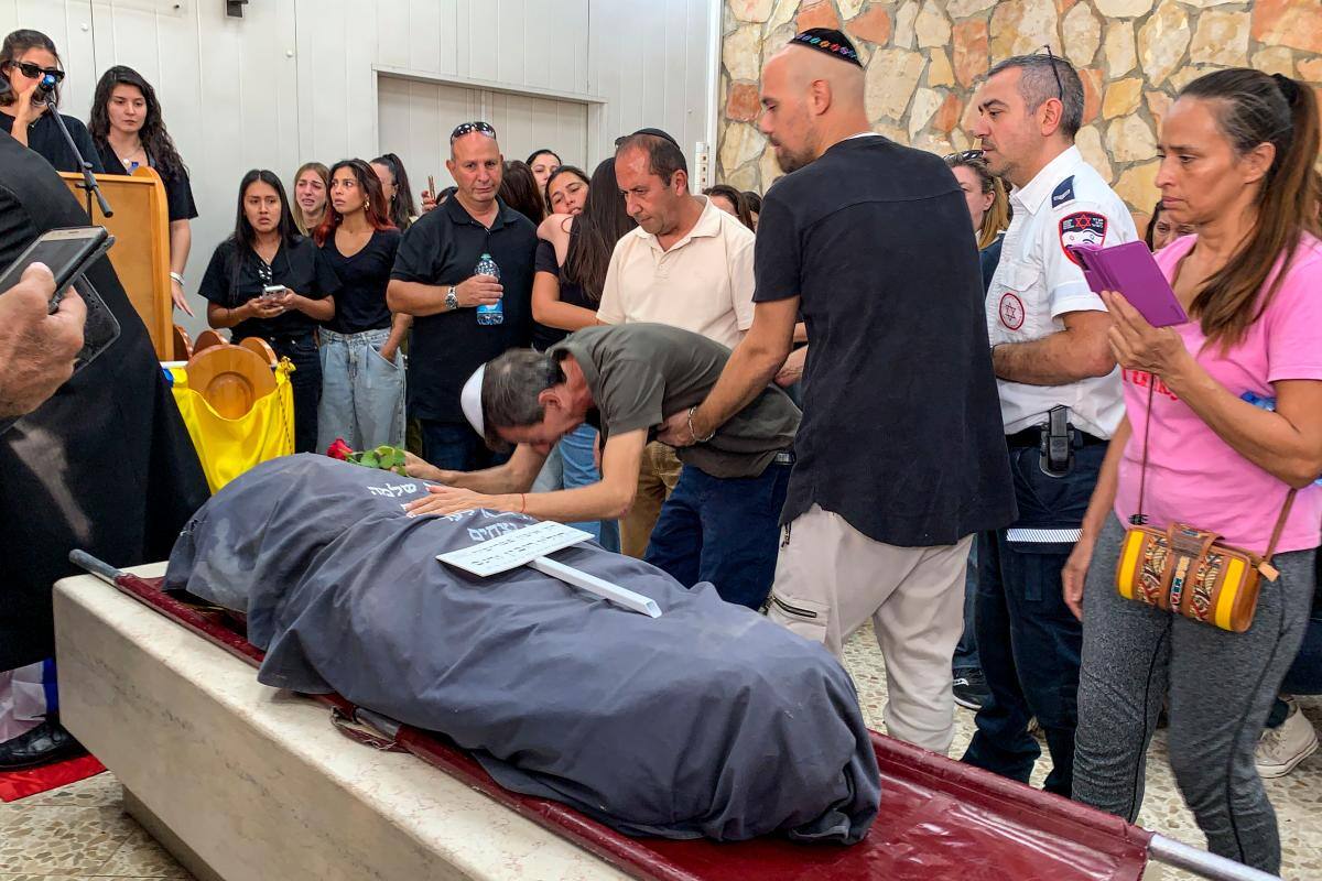 “Me la destrozaron”: padre de Ivonne Rubio, en sus honras fúnebres