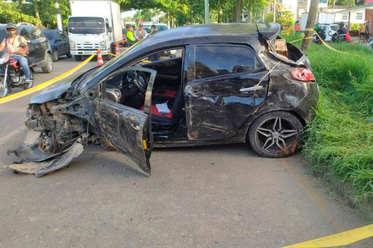 Huyen de la Policía y sufren fatal accidente en El Rodeo