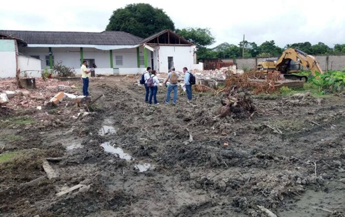 Trabajos de adecuación del terreno en donde será construida la nueva infraestructura del hospital de Sucre Sucre. cortesia