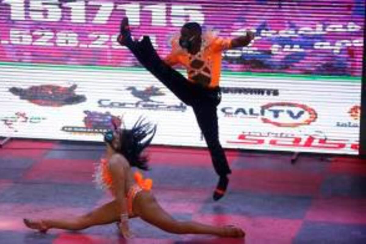 ‘Bailatón’ de las escuelas de salsa de Cali para no cerrar por COVID-19