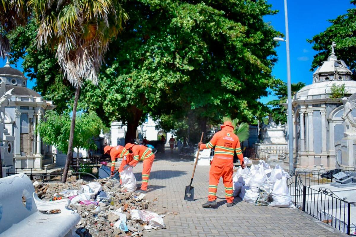 Alcaldía interviene Cementerio Santa Cruz de Manga