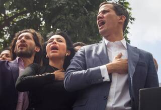 Juan Guaidó, presidente del Parlamento venezolano, detenido por unos minutos