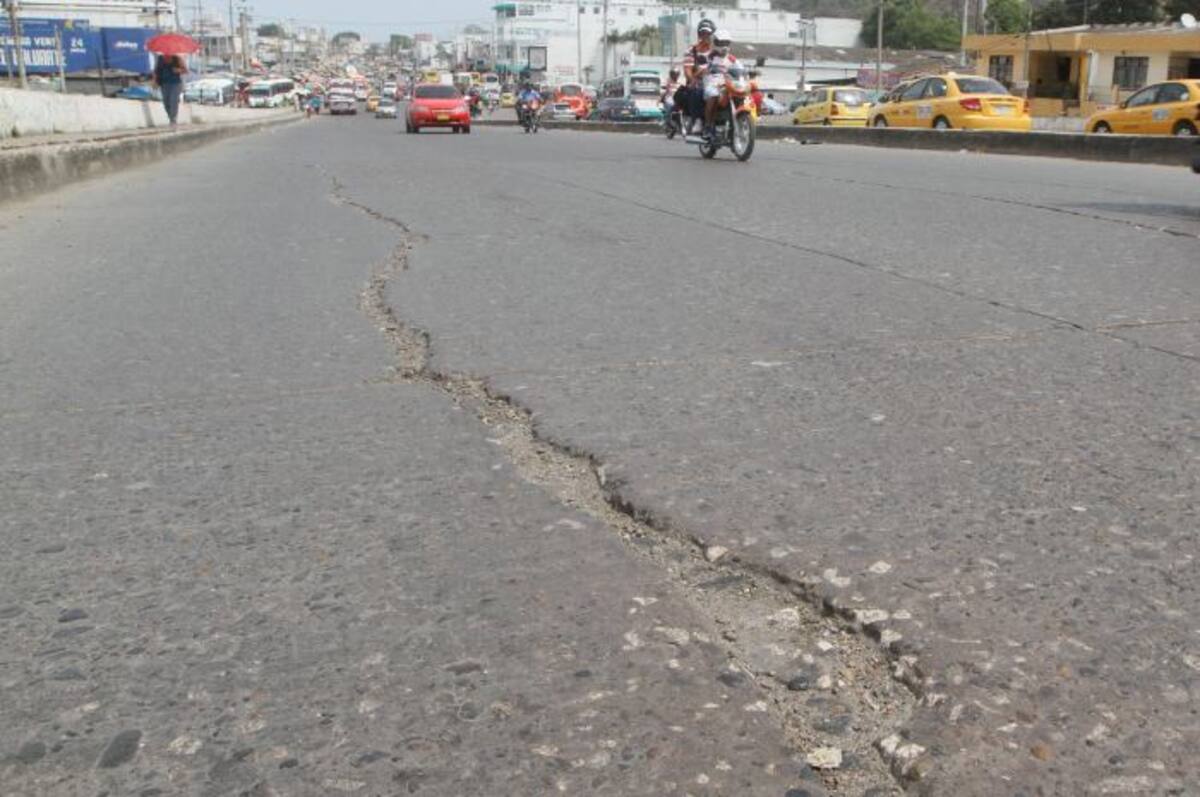 El manejo del tráfico por la “loma” de Bazurto, cuando parte de esta sea demolida por Transcaribe, es una de las principales inquietudes de Acoviba y Undetco. Julio Castaño