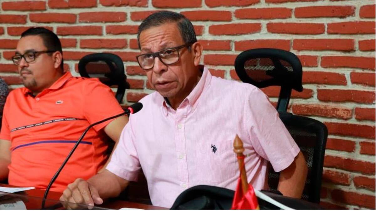 Carlos Barrios, segundo vicepresidente del Concejo; y César Pión, primer vicepresidente.