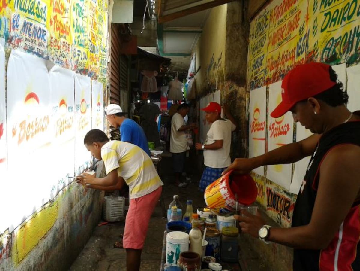 Quinientos carteles puede hacer hoy en día el Runner, para un baile organizado por el Rey de Rocha en la Plaza de Toros de la ciudad.