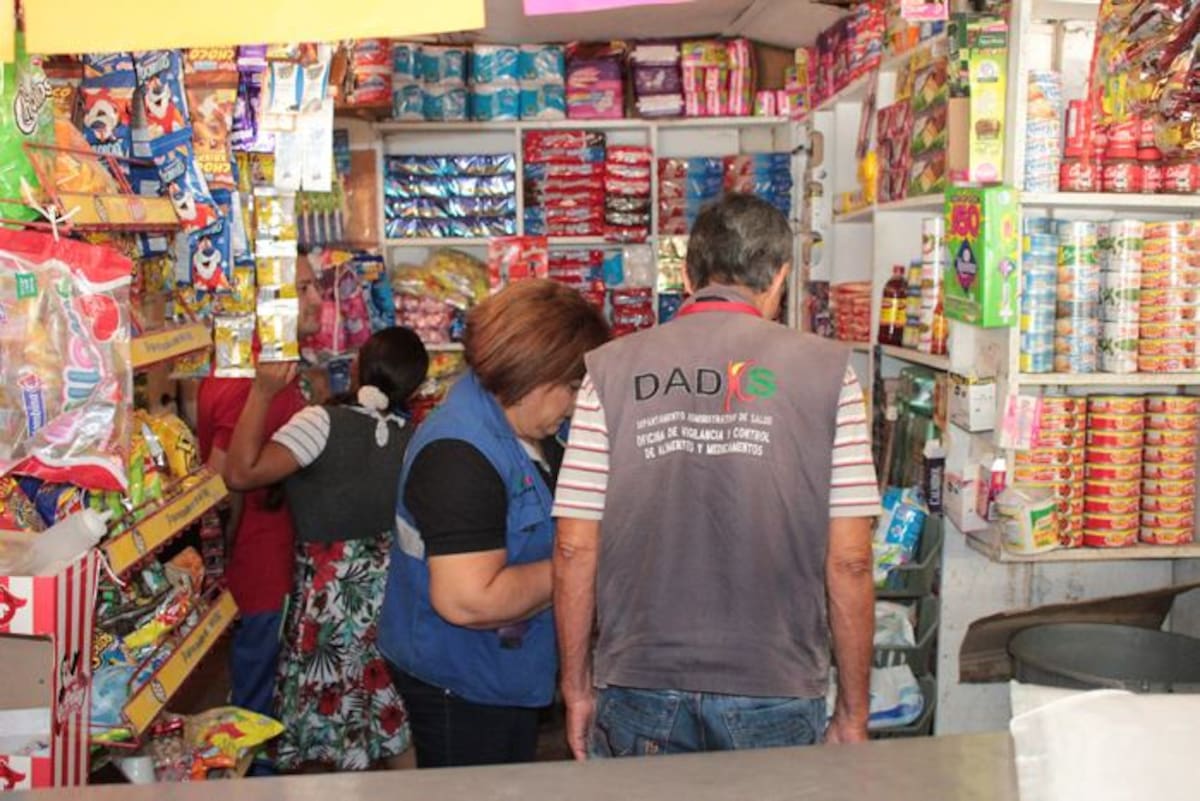 Durante los operativos se decomisaron todos los medicamentos entre los que incluso había algunos con fecha de vencimiento expirada. Cortesía.