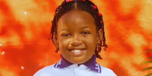 Así es la vida de Aslih Sofía, la niña cartagenera que le gana a la discapacidad