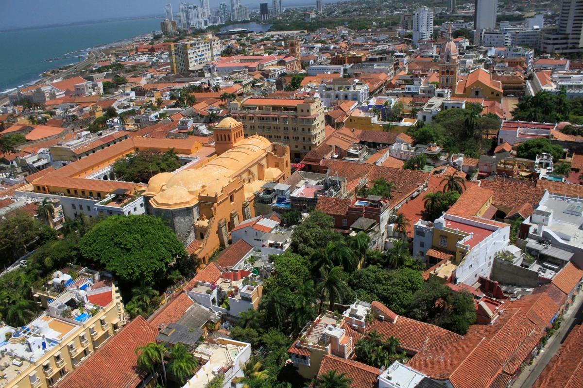 Polémica por nuevo decreto que busca cobrar por el espacio público