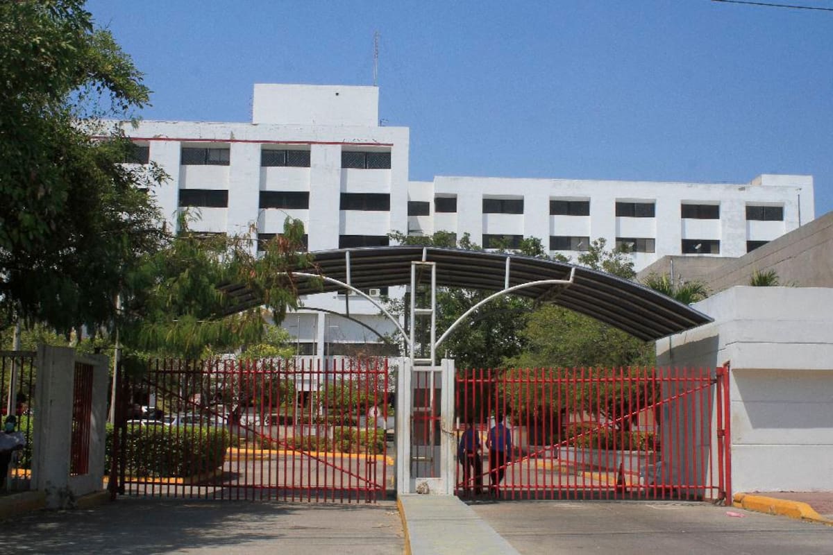 Atención: ordenan cierre de varios servicios en la clínica El Bosque