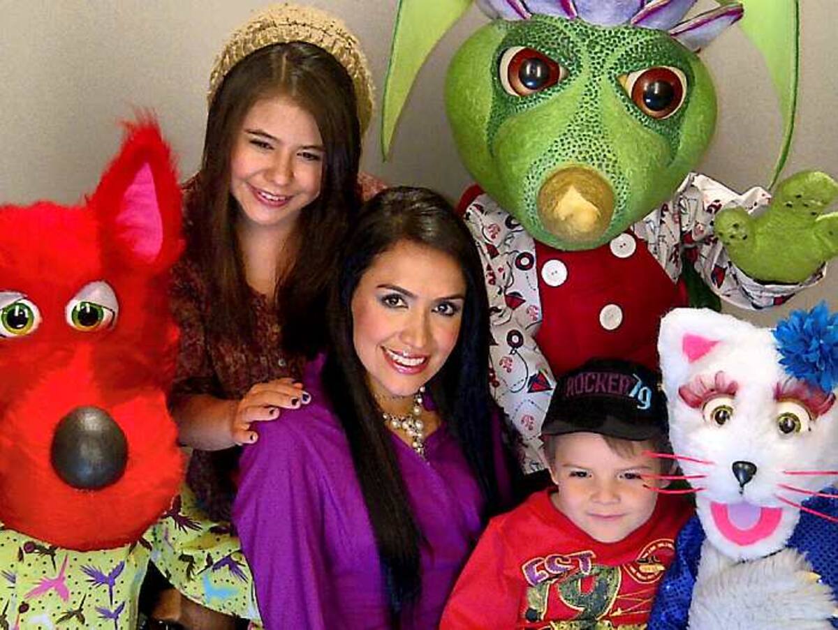 Club 10 es un de los programa del Caracol, más visto por los niños y jóvenes, los fines de semana. Caracol TV