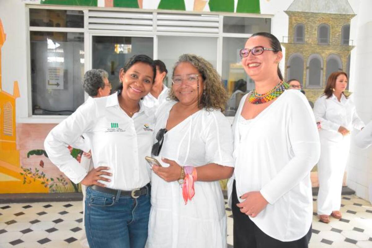 Evelyn Ortiz, Claudia Rosales y Sandra Mendoza.