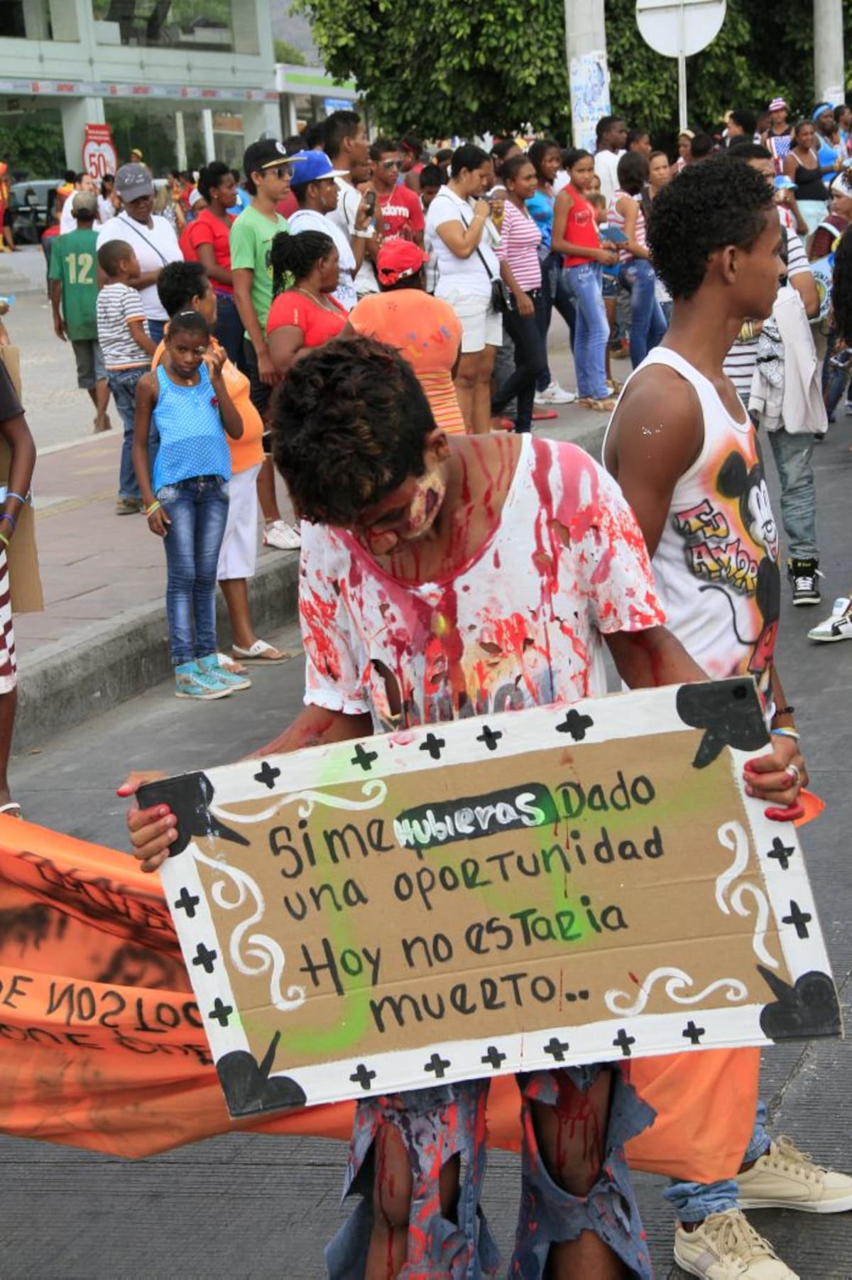 Los jóvenes alzaron la voz para decir no a la estigmatización de los habitantes de la zona suroriental. ZENIA VALDELAMAR-EL UNIVERSAL