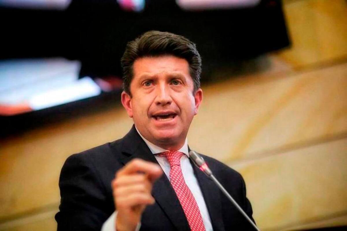 Un martes de ‘agonía’ para el ministro Molano en el Congreso