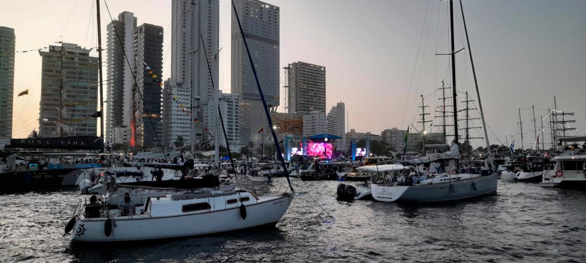 Lanchas y yates ubicadas alrededor del muelle principal de la Base Naval ARC ´Bolívar´ disfrutan del Festival Cultural. //Luis Eduardo Herrán- El Universal