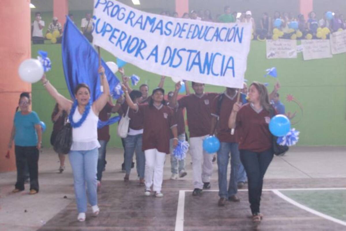 La fiesta deportiva de la Universidad de Cartagena se inició en el Coliseo Northon Madrid. CORTESÍA