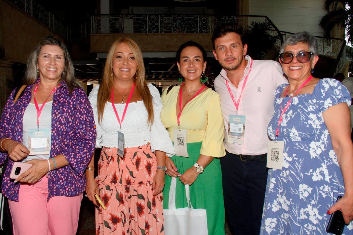 Elena Torres, Paola Cristancho, Valentina Carvajal, Tomás Beltero y Patricia Lastra.//Foto: Zenia Valdelamar - El Universal.