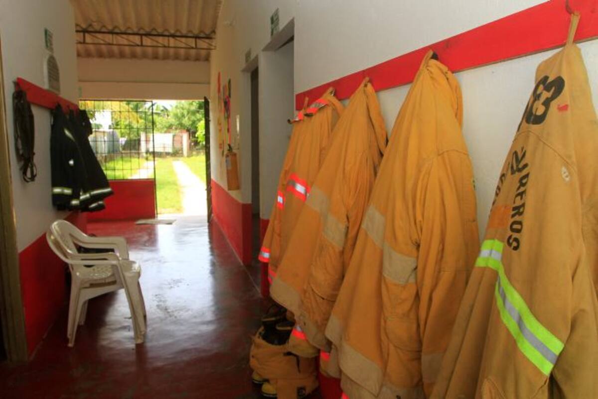 El cuerpo de bomberos de Marialabaja está conformado por 13 bomberos: ocho de planta y cinco voluntarios. Julio Castaño