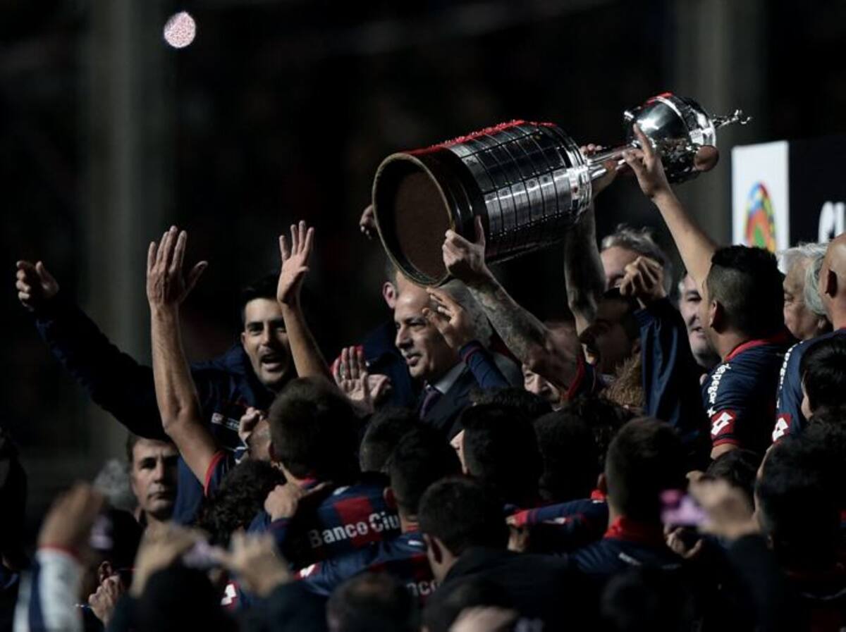 La consagración de San Lorenzo le reserva un lugar en el Mundial de Clubes de la FIFA que se disputará en Marruecos en diciembre. AFP JUAN MABROMATA