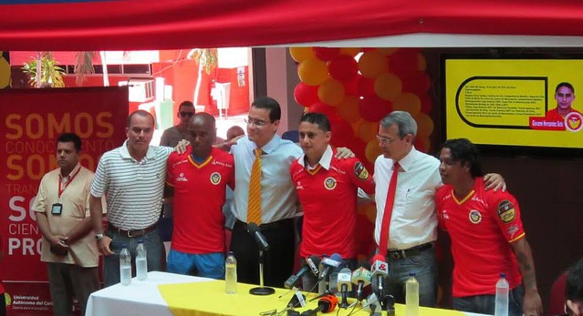 Presentación oficial de Giovanni Hernández, Alfredo Padilla y Leonel Parris. COLPRENSA