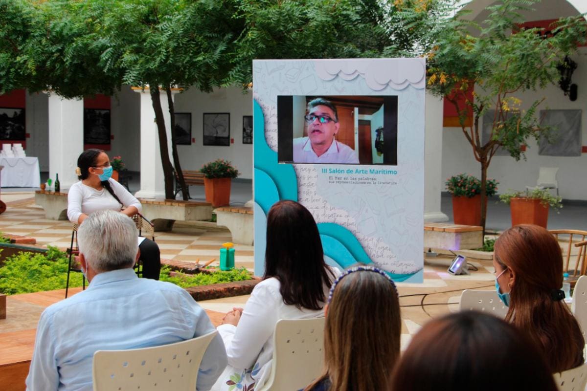 Primer grupo de autores: Margareth Ríos, Winston Morales (en pantalla). // Foto: Unicartagena.