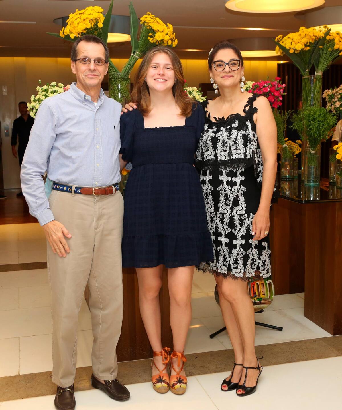 Álvaro Martínez, María Del Mar Martínez y Mónica Fadul.
