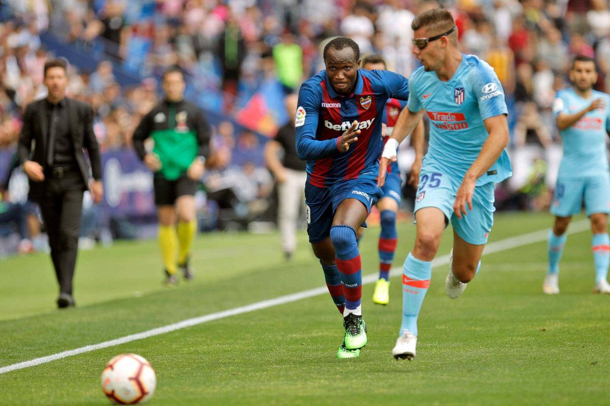 Murió en pleno partido Raphael Dwamena, que pasó por la Liga española