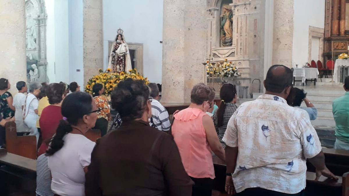 Devotos de la iglesia católica con misas conmemoran la aparición de la patrona de los conductores y navegantes en el año 1251. FOTO: JULIO CASTAÑO