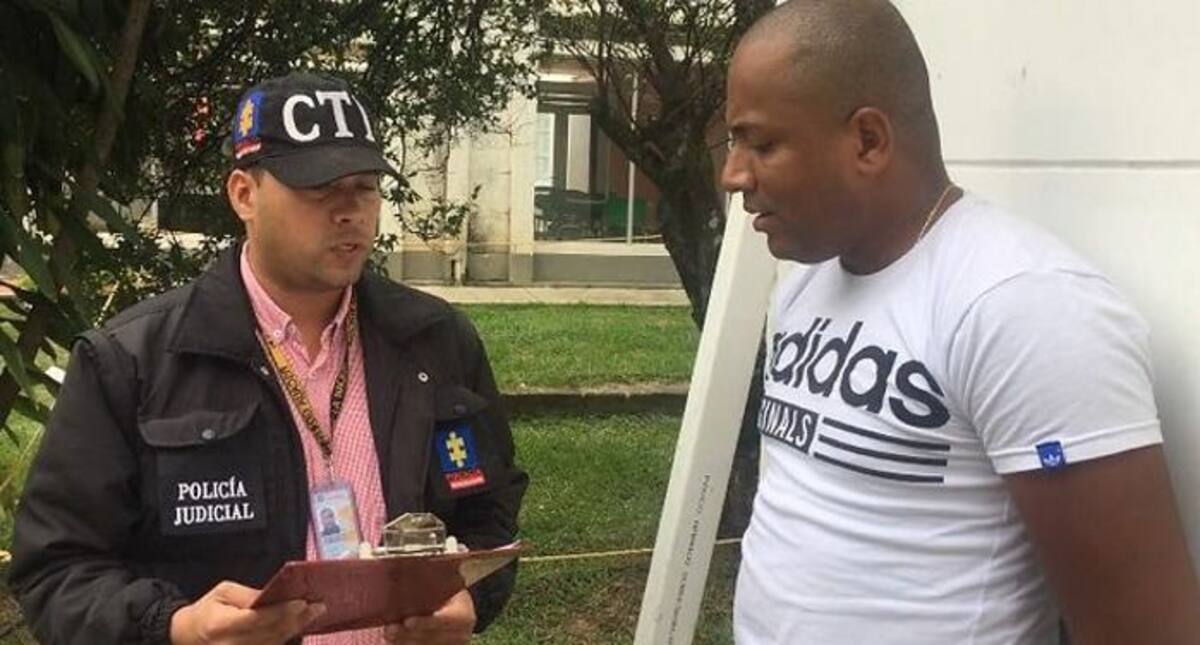 En las próximas horas se conocerá si el juez con funciones de control de garantías acepta la petición hecha por la Fiscalía de cobijar con medida de aseguramiento en centro carcelario al funcionario de la Sijín. //Colprensa.