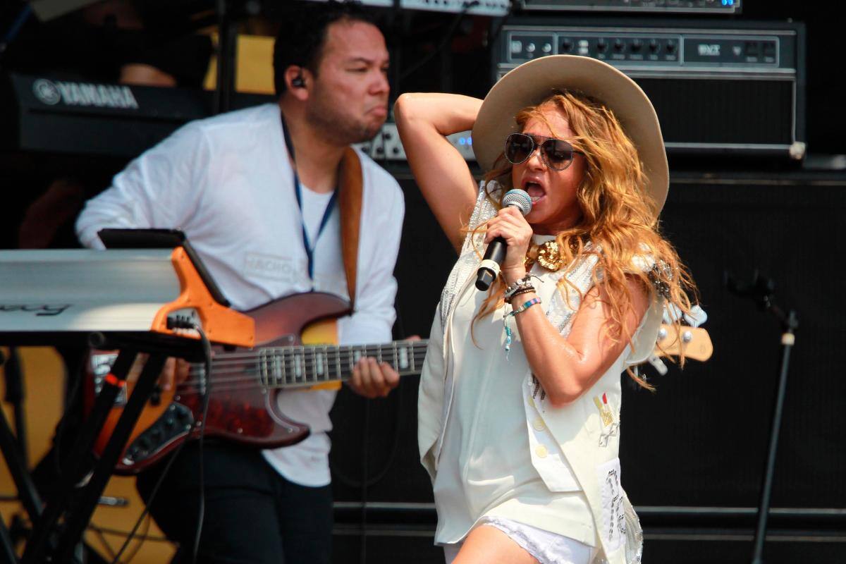 ¡Nuevo escándalo! Paulina Rubio da positivo para marihuana