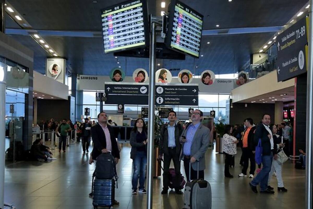 Avianca, con corte a las 6:00 a.m, informó que para este viernes canceló de “manera anticipada” 20 vuelos, mientras regulariza su operación. Colprensa