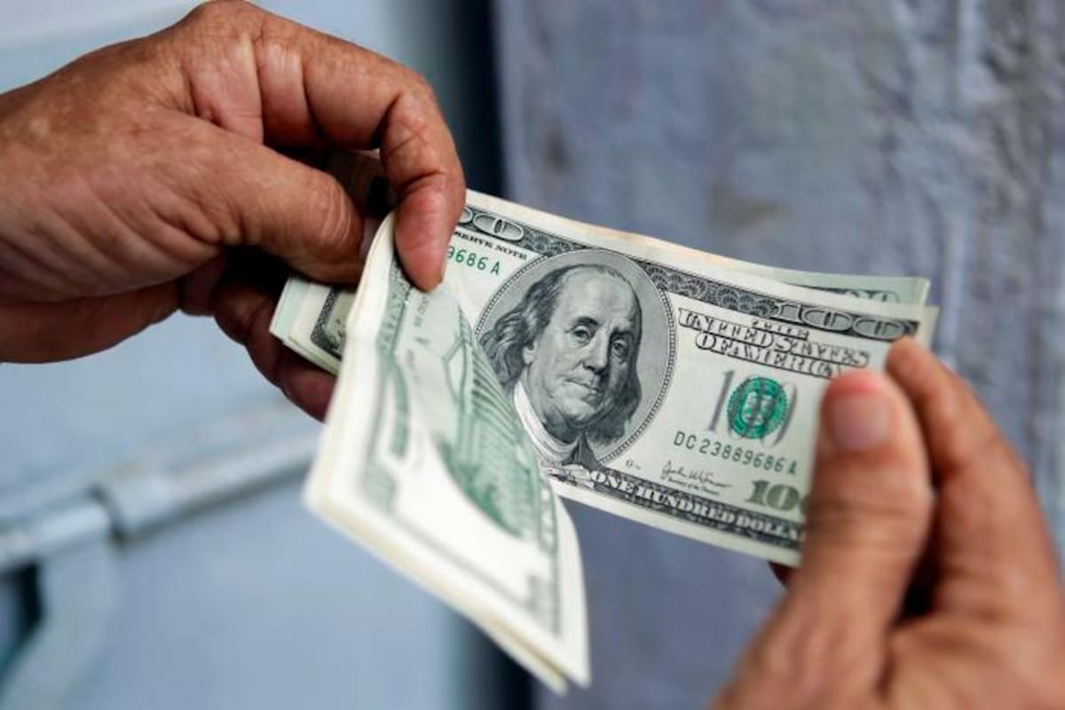 Dólar hoy: la divisa abrió este viernes levemente la baja