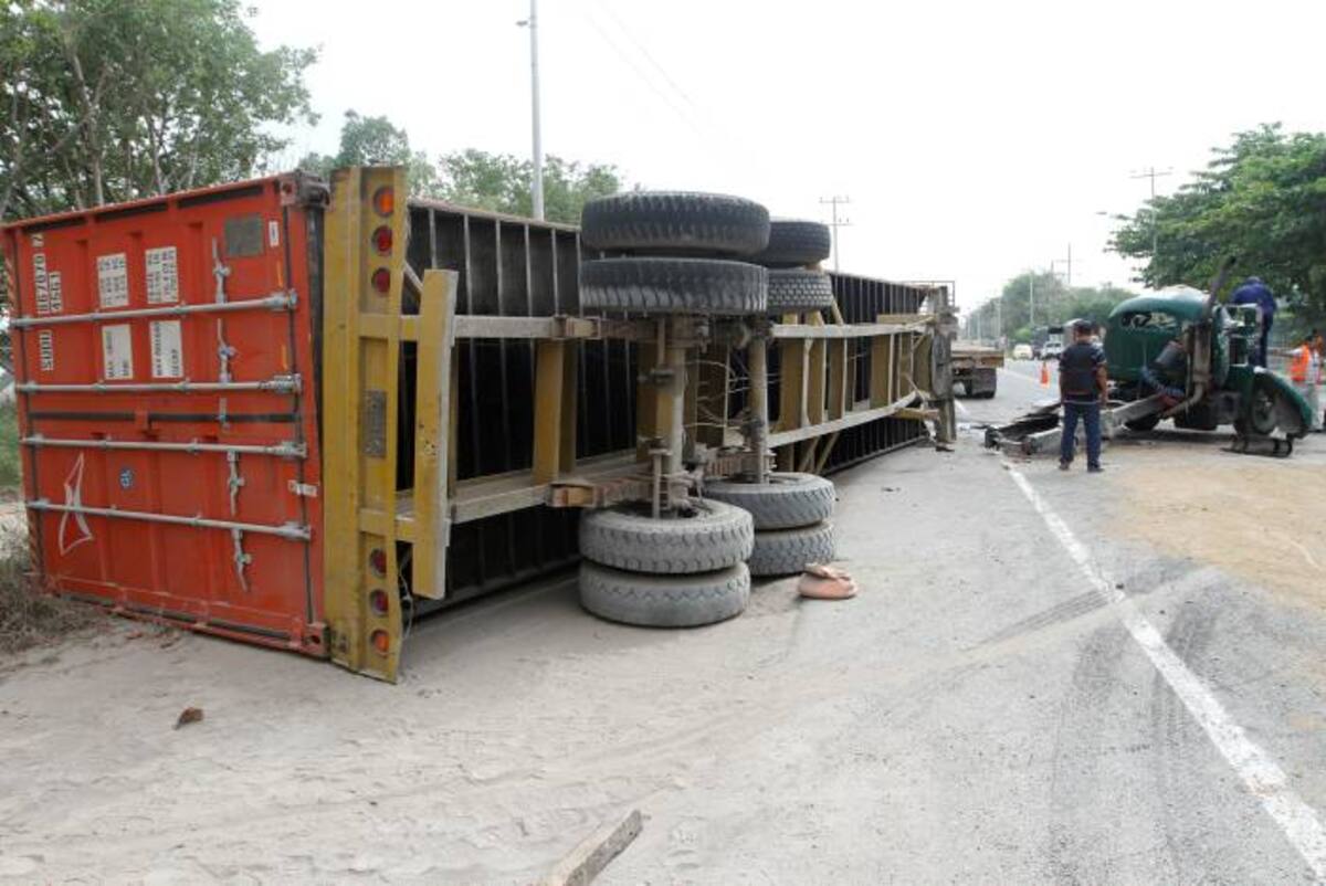 El accidente de tránsito en el que resultó herido Hermes Cerdeño ocurrió en la vía a Mamonal. EL UNIVERSAL