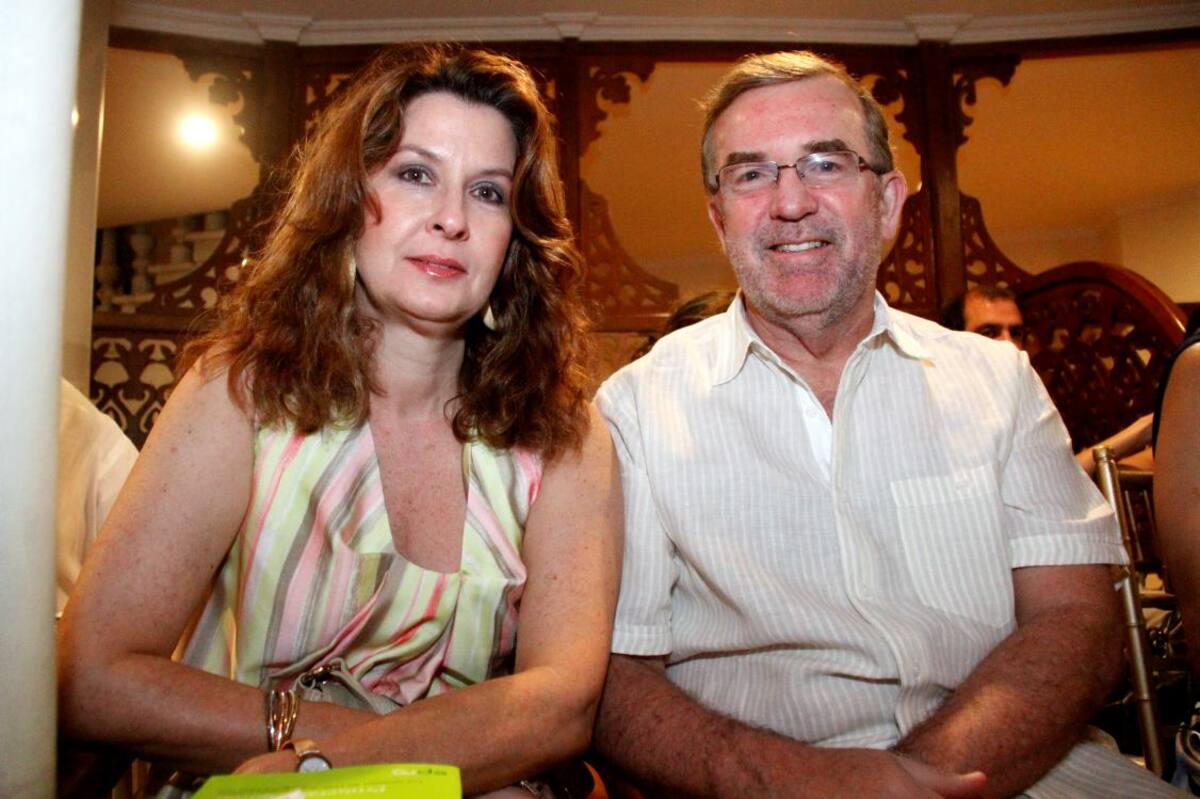 Angela Vallejo y Enrique Gómez.