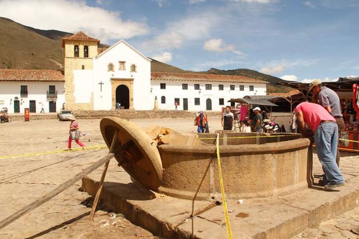El viento tumbó emblemática pila de la plaza de Villa de Leyva, Boyacá