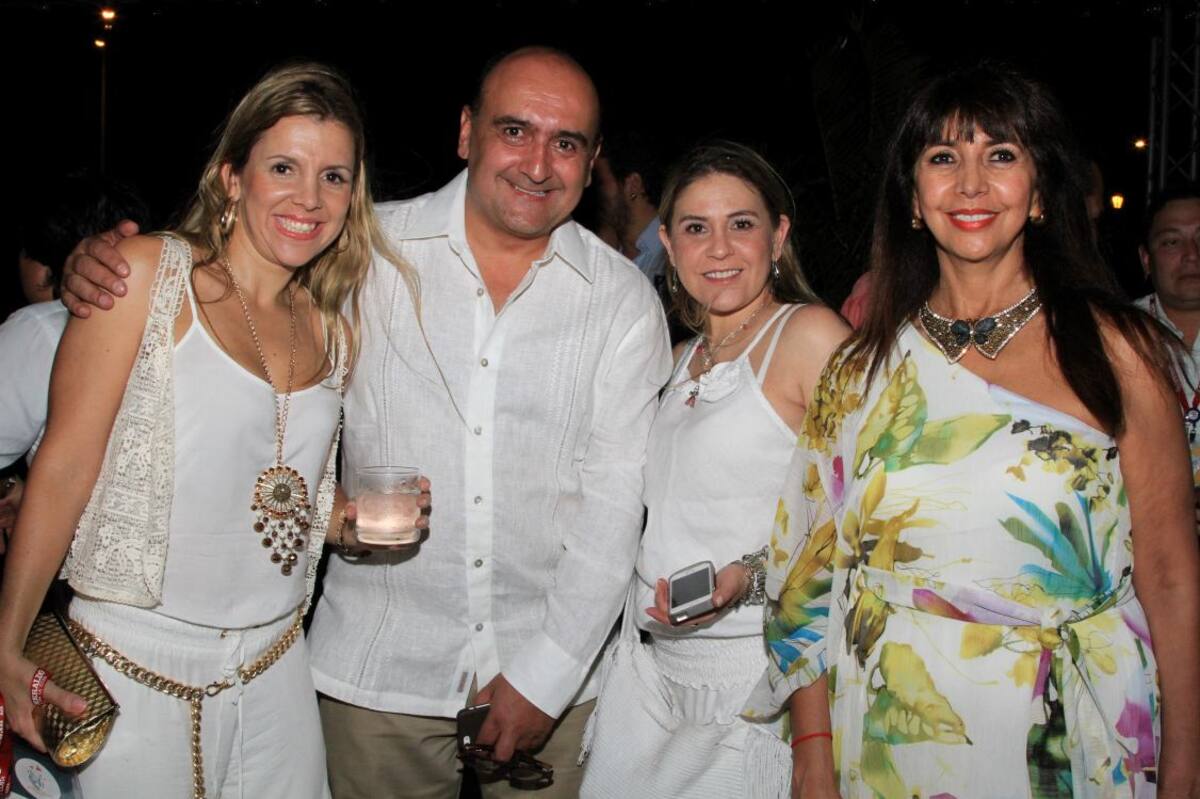 Margarita Gómez, Juan Pablo Camacho, Gisella Almarales y Gladys Santaella.