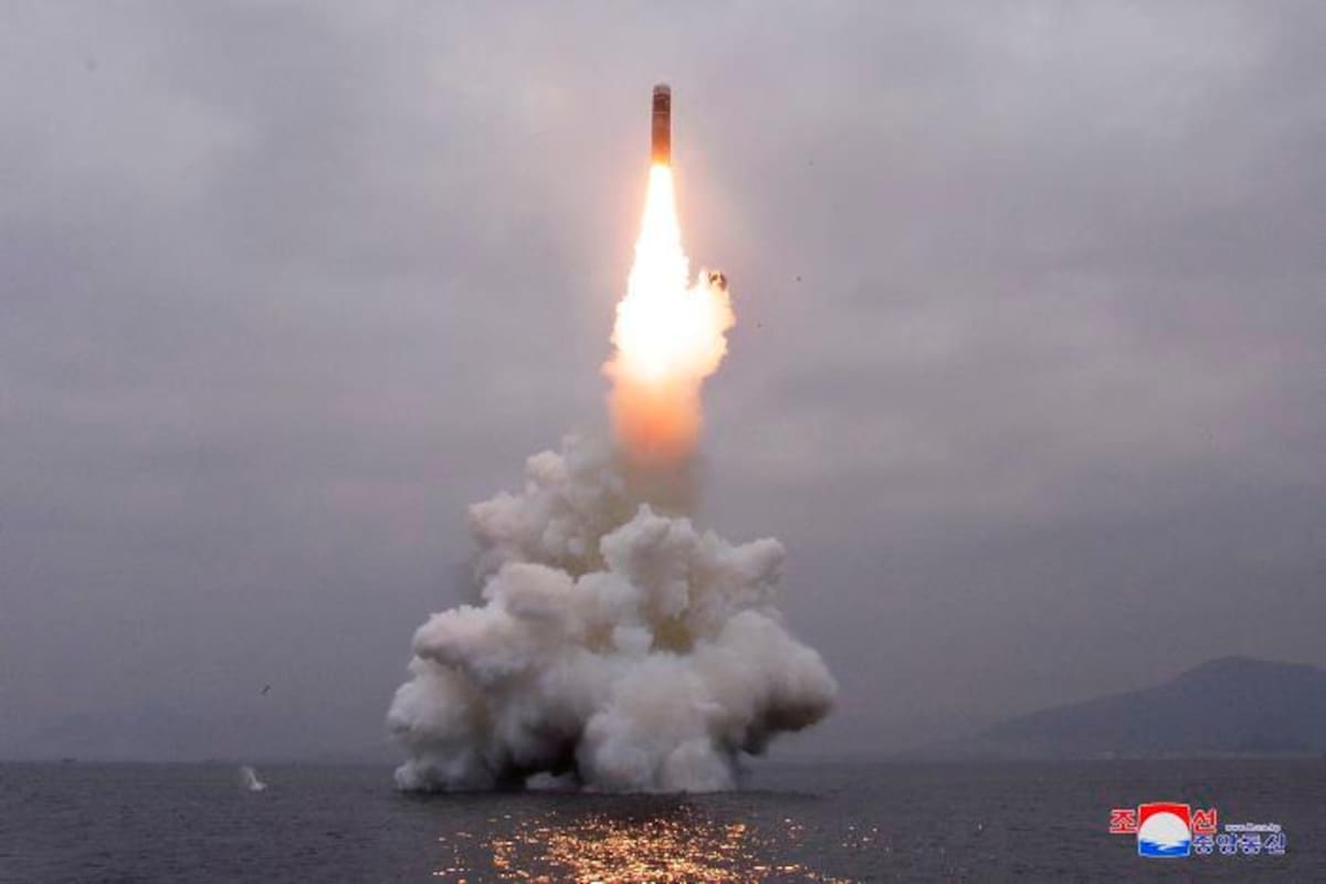 Corea del Norte confirma el lanzamiento de un nuevo misil desde un submarino