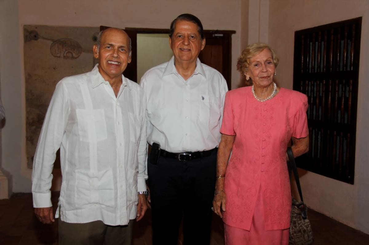 Ricardo Vélez, León Trujillo y Yolanda Pupo de Mogollón.