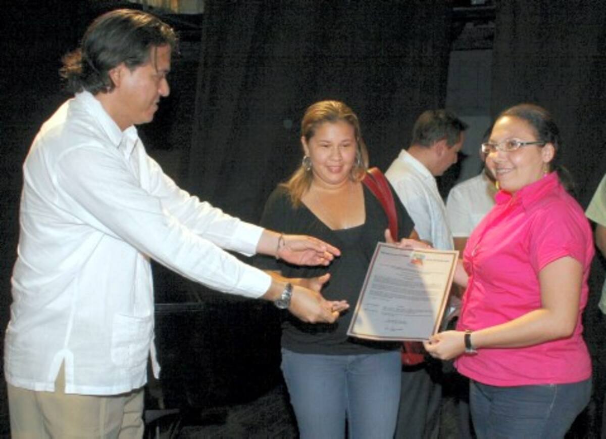 Francisco Barrios, Laura Toscano y María Victoria Bustamante (Prensa).