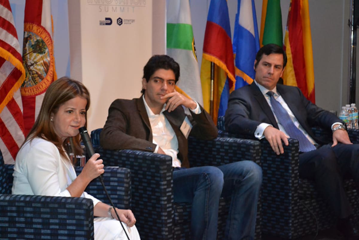 Elsa Noguera habla durante una cumbre de alcaldes en Miami Colprensa