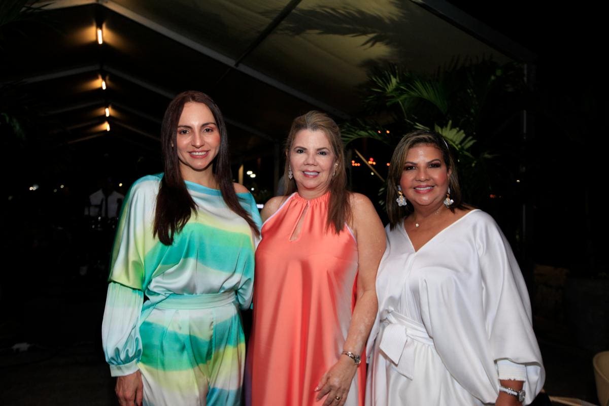 Luz Elena Petro, María Bernarda Martínez y Viviana López.