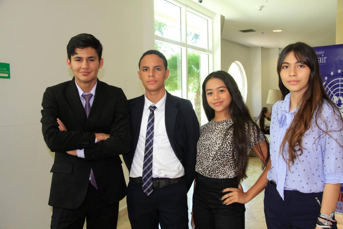 Juan Esteban Macías, Andrés Castañeda, María Isabel Villalobos y Alicia Henao.