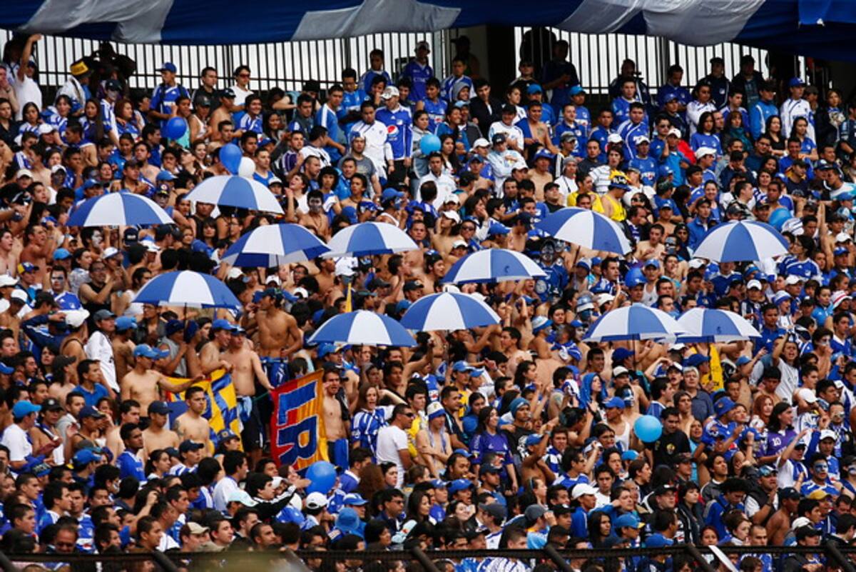 Los hinchas que estén en Cartagena no podrán portar ningún accesorio alusivo al Millonarios. COLPRENSA