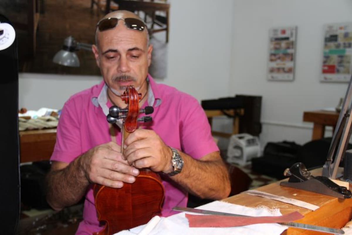 Fabrizio Di Pietrantonio es considerado uno de los mejores constructores de instrumentos del mundo. ZENIA VALDELAMAR - EL UNIVERSAL