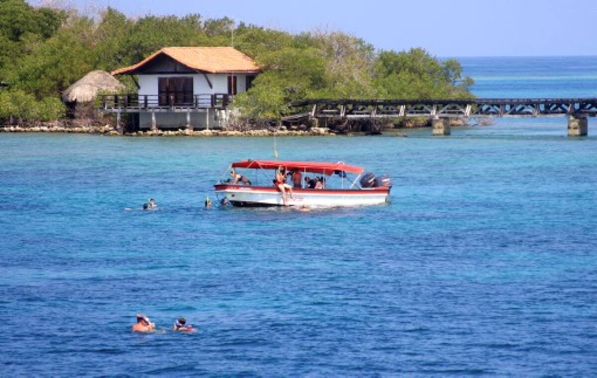 Algunas zonas de las islas del Rosario son usadas para la práctica del buceo. Algunas compañías no cuentan con permisos para hacer cerramientos con boyas. archivo