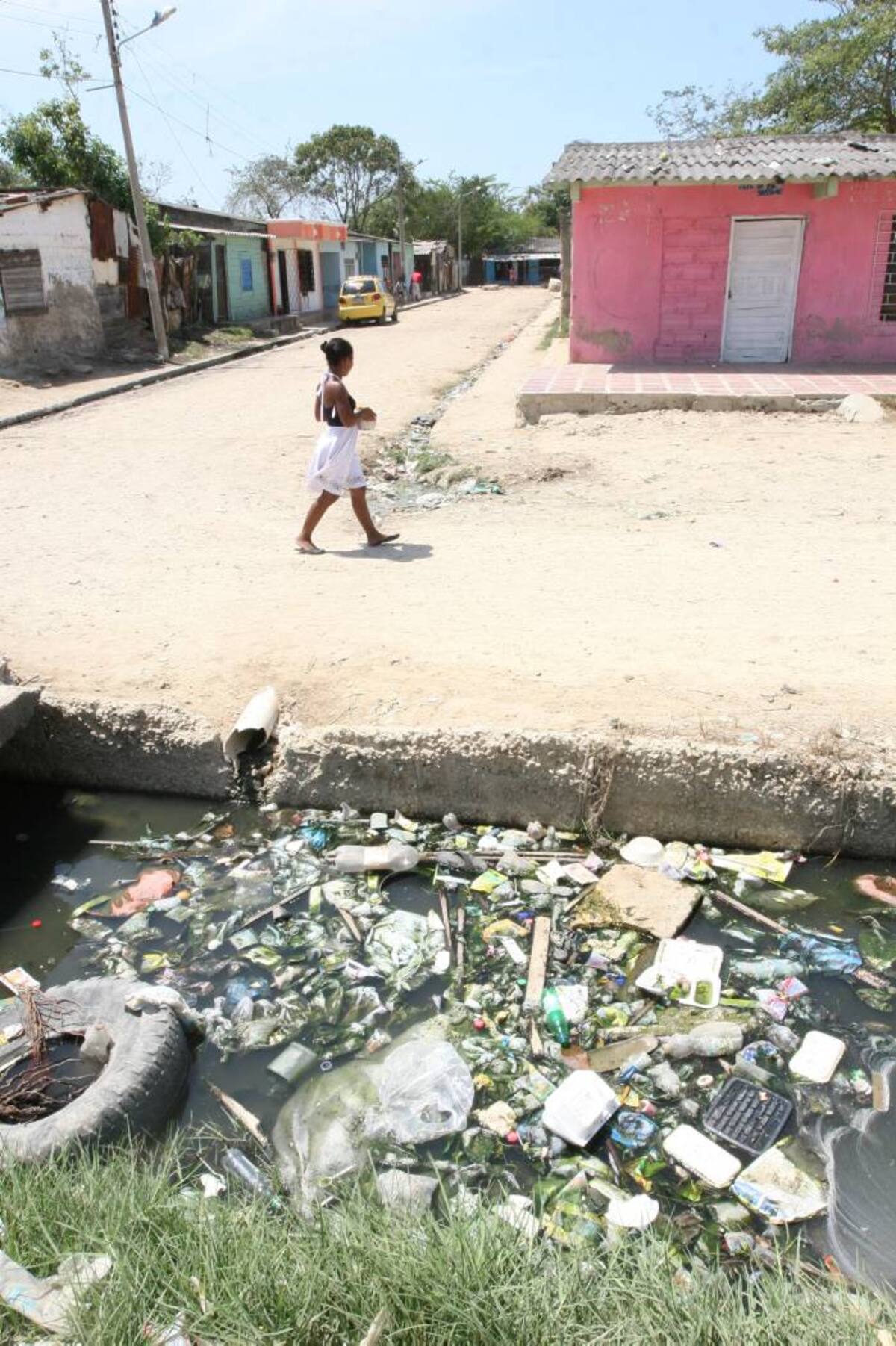 Este es el panorama del Canal Las Maravillas del barrio Olaya Herrera. CLAUDIA FORTICH Q'HUBO CARTAGENA