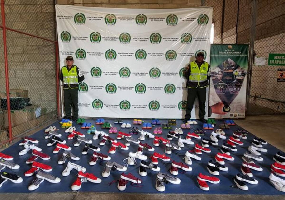La Policía Fiscal y Aduanera realizó operativos en establecimientos comerciales abiertos al público y en vías principales de Barranquilla. Cortesía