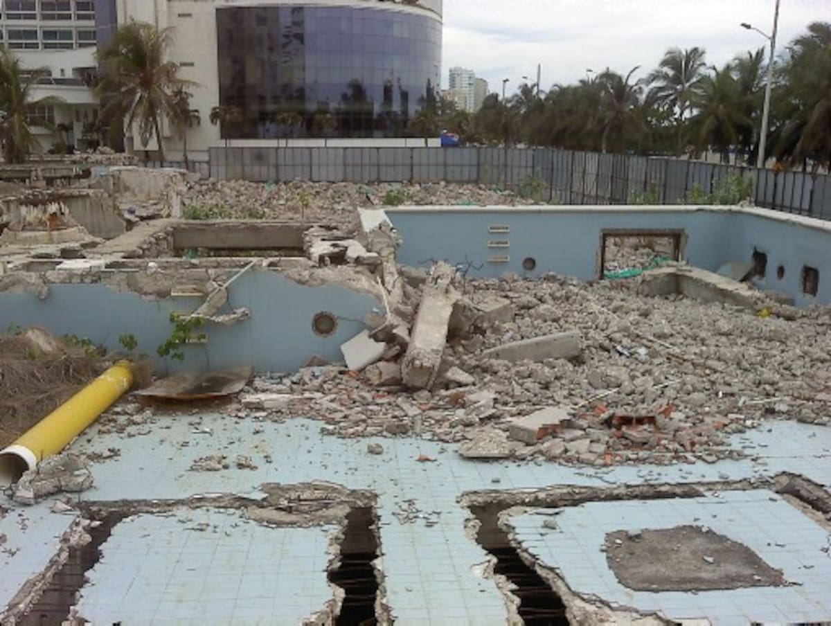 La demolición de las estructuras debió suspenderse por contaminación auditiva. RUBÉN DARÍO ÁLVAREZ - EL UNIVERSAL